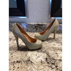 Badgley Mischka Humbie peep toe Pump  7.5 Gold Glitter Platfrom Heels Slip on